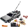 DeLorean LEGO argentée avec portes papillon ouvertes, antenne, accompagnée de deux figurines et accessoires colorés