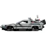 DeLorean LEGO grise avec portes papillon ouvertes et équipements temporels visibles, vue de profil complète