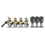 Quatre Clone Troopers du 327ème Corps avec casques jaunes et armes, accompagnés de quatre droïdes de combat gris Quatre Clone Troopers du 327ème Corps avec casques jaunes et armes, accompagnés de quatre droïdes de combat gris