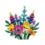 Ramo colorido de flores silvestres LEGO con lupinos morados y azules, amapolas naranjas, margaritas amarillas y follaje verde Ramo colorido de flores silvestres LEGO con lupinos morados y azules, amapolas naranjas, margaritas amarillas y follaje verde