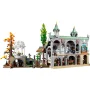 Vista completa del set LEGO Gran Burrone con palazzo elfico a torri verdi, padiglione bianco, alberi dorati e personaggi